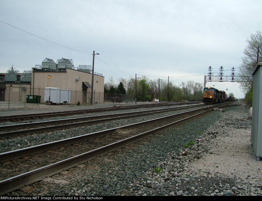Westbound CSX freight at Fostoria OH